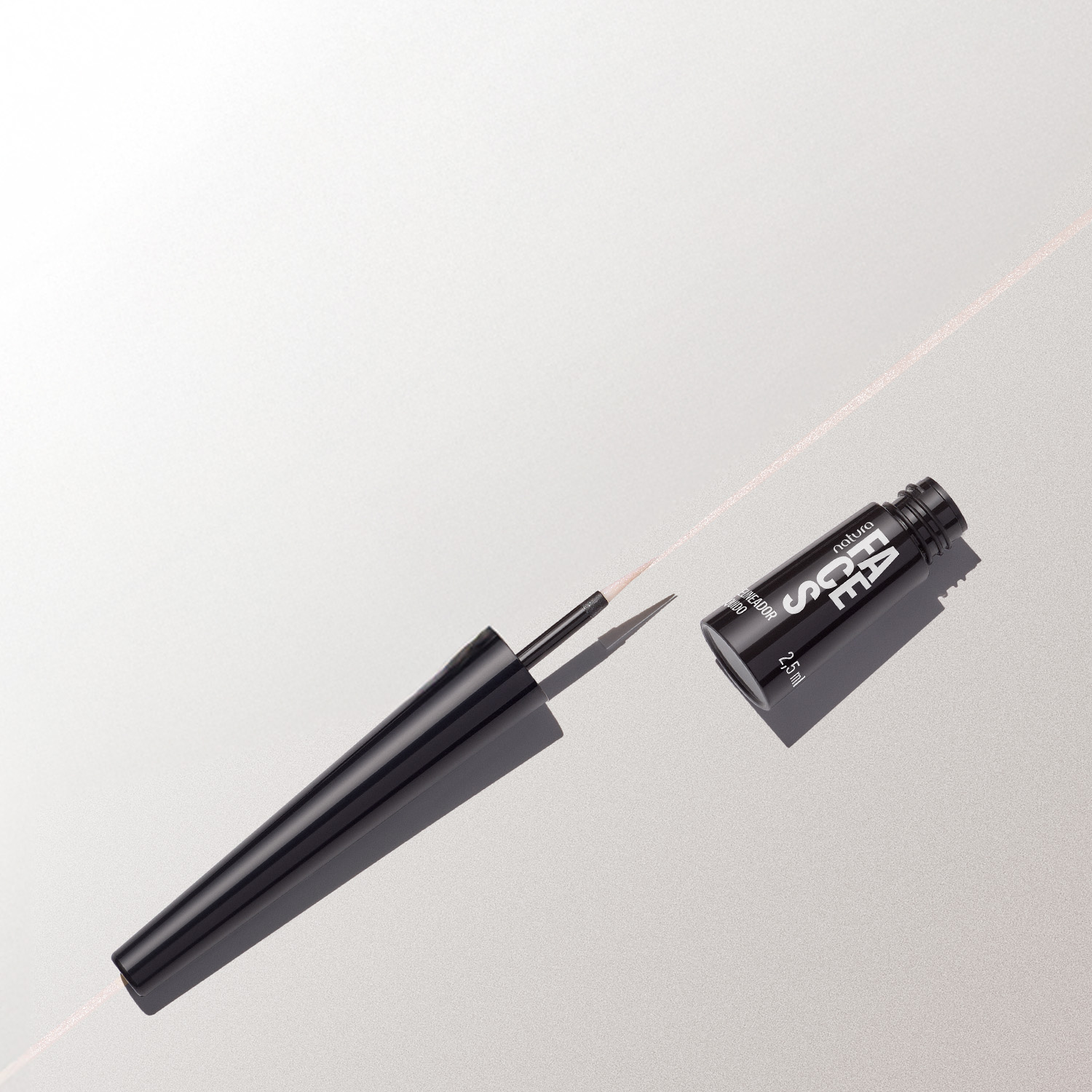 Delineador líquido para ojos Faces 2,5 ml