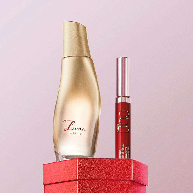Luna radiante con labial