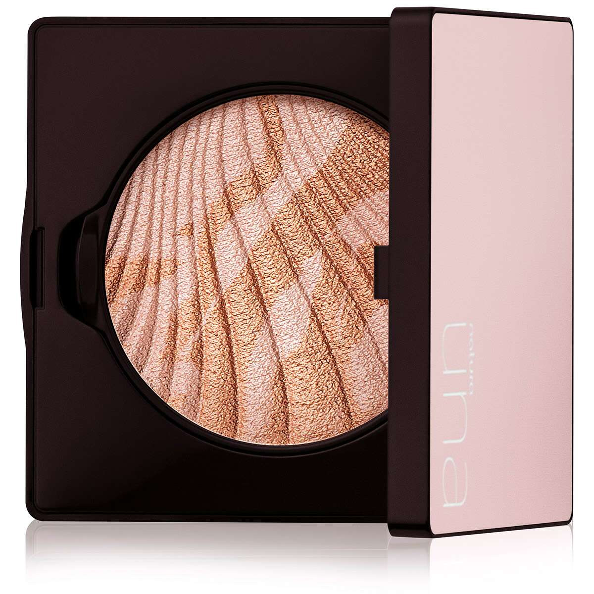 Una Iluminador marmoleado de cuerpo y rostro